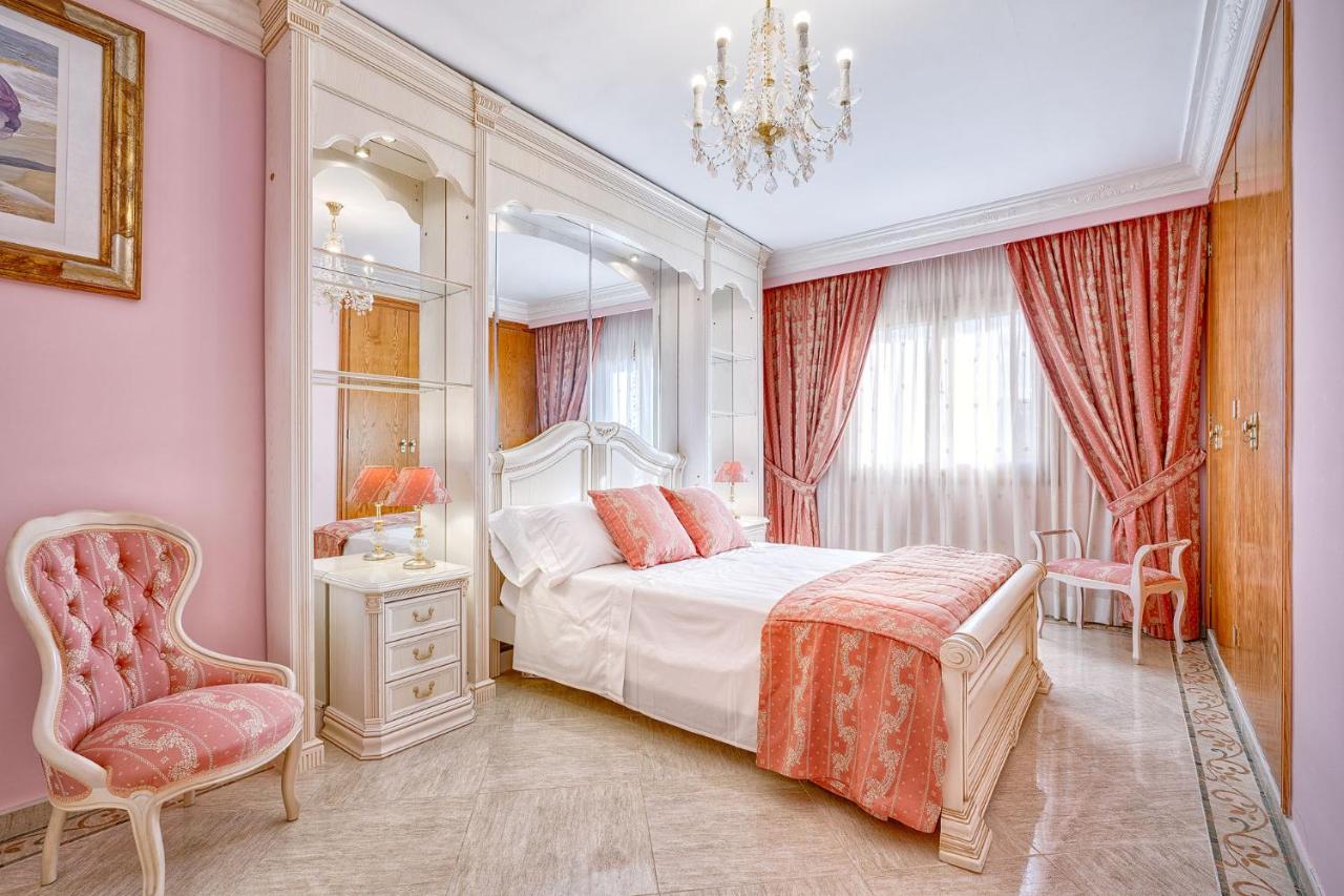 VILLA CHABELA en Bahía Grande Zona Residencial, Badia Blava ...