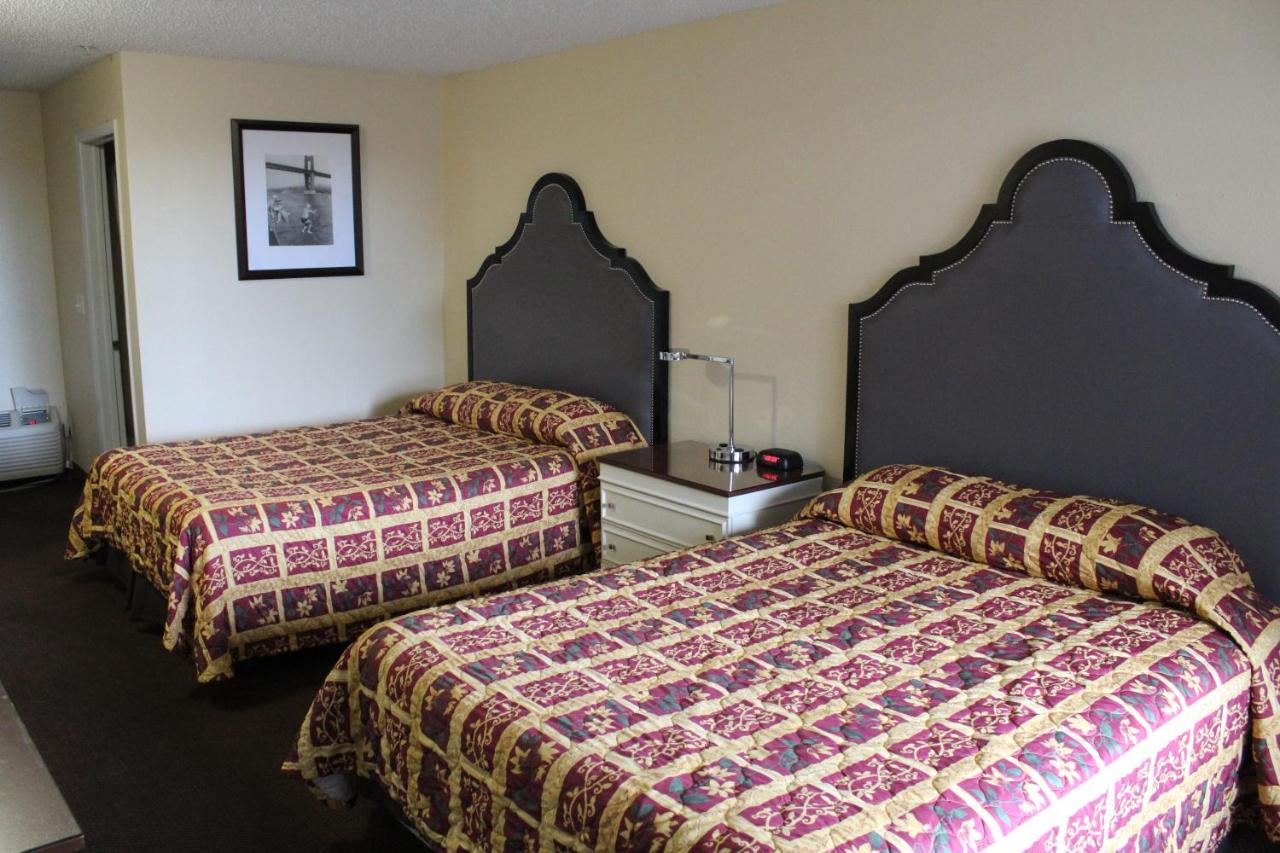 NIGHTSTAR INN — photo 12