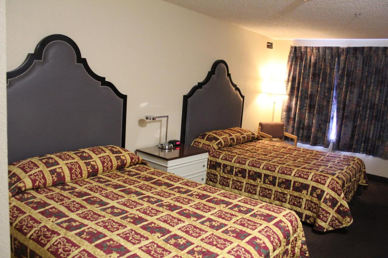 NIGHTSTAR INN — photo 10