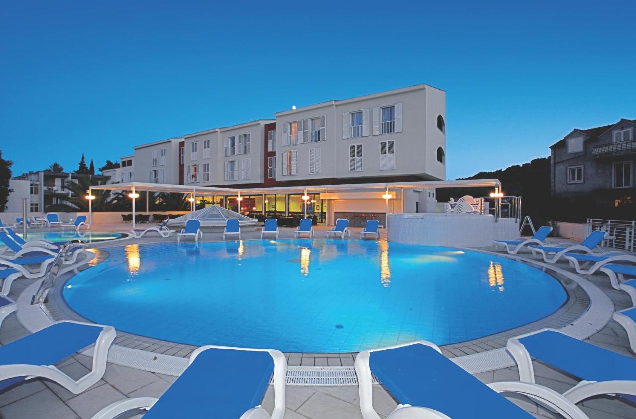 Heated swimming pool: Marko Polo Hotel by Aminess