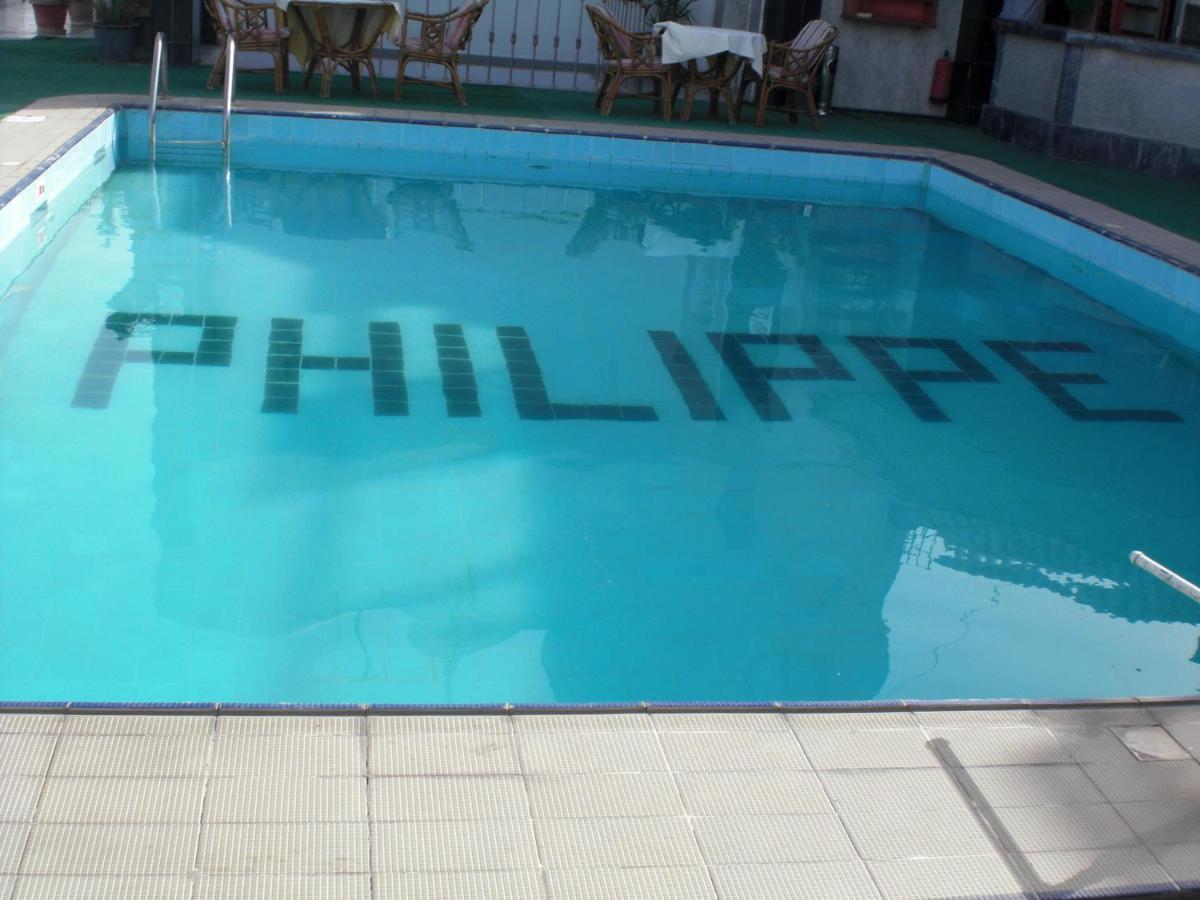 Rooftop swimming pool: Philippe Luxor Hotel