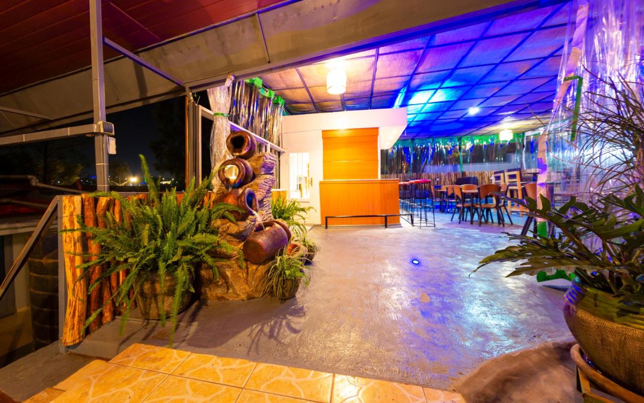 B.Maurice Guest House static_photo