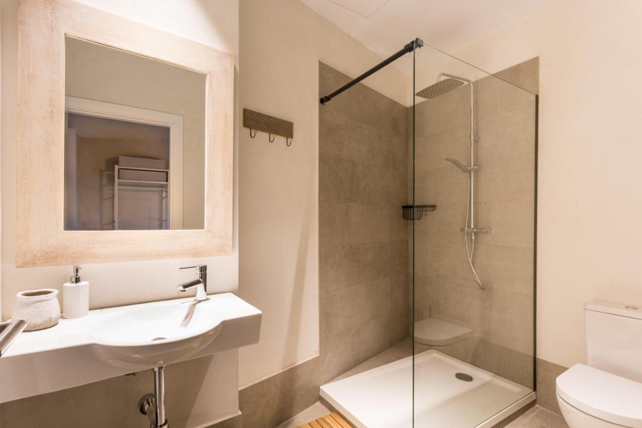Oak & Sandstone Studio - Space Maison Apartments, Sevilla ...