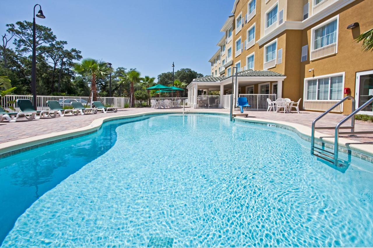 Heated swimming pool: Country Inn & Suites by Radisson, Port Orange-Daytona, FL