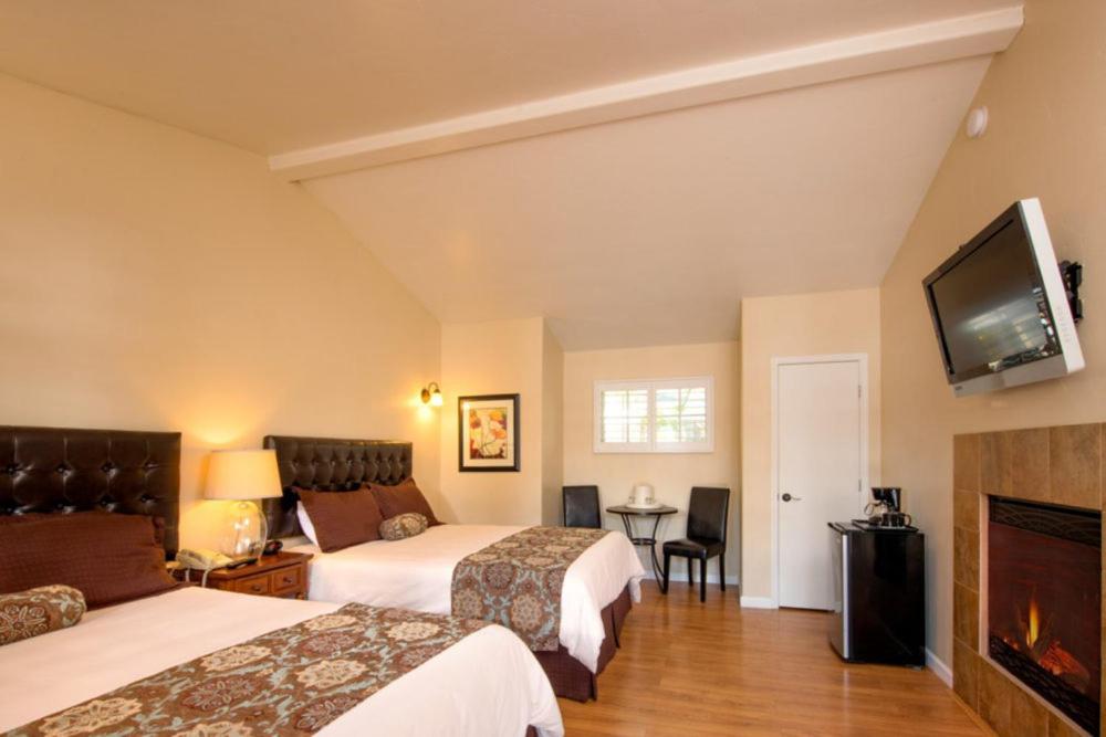 Sunset Inn Pacific Grove — photo 14
