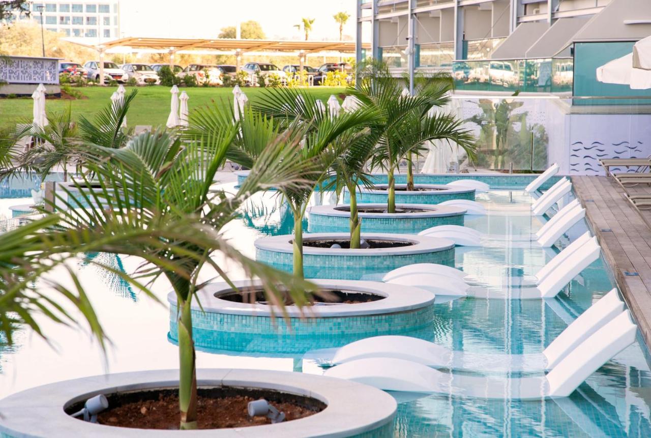 Asterias Beach Hotel photo