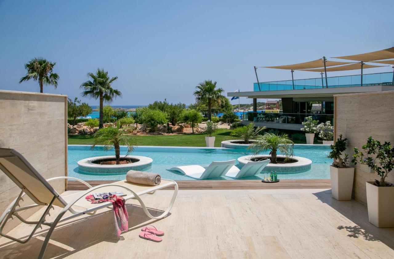 Asterias Beach Hotel photo