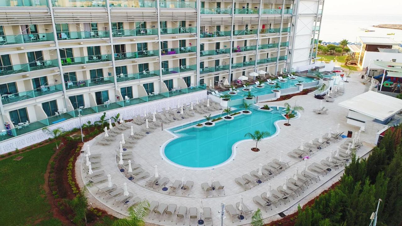 Asterias Beach Hotel photo
