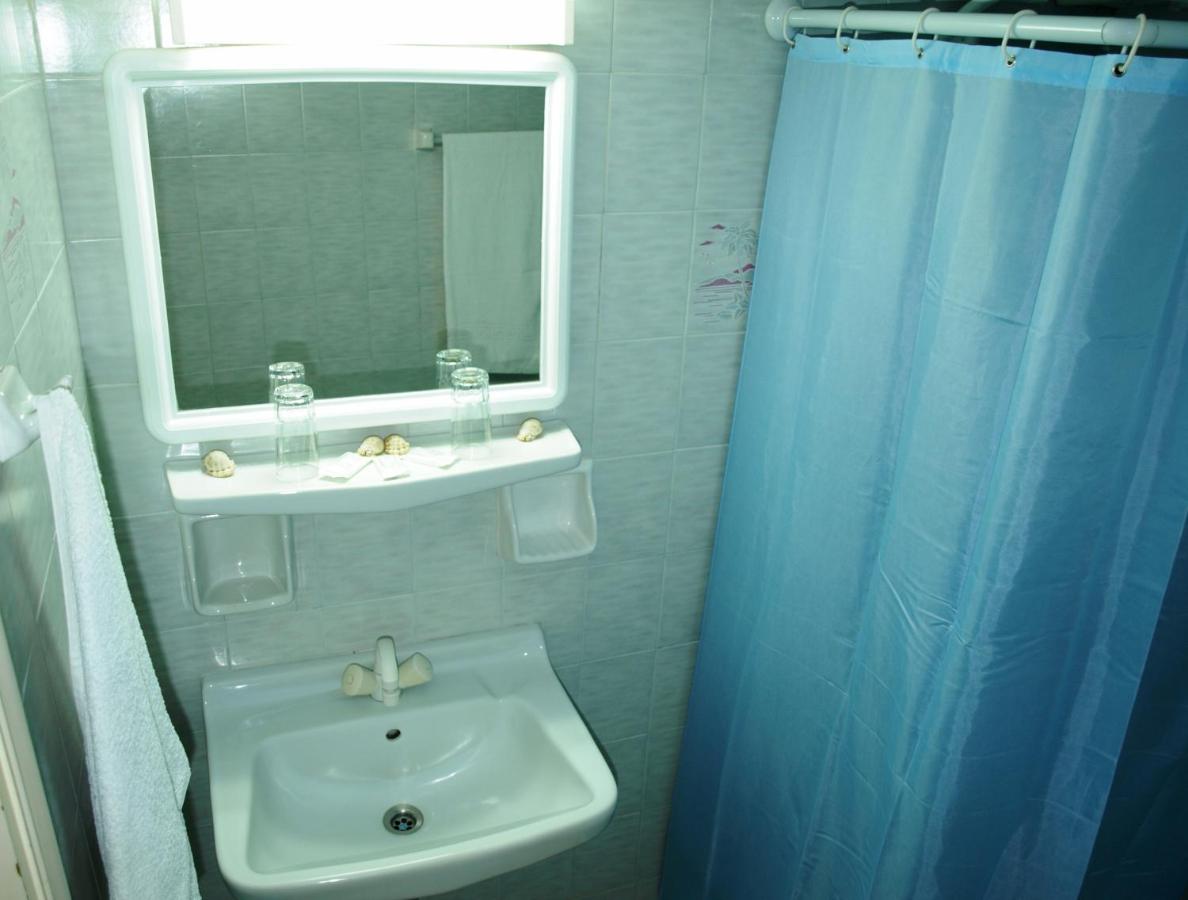 Levante Beach Hotel - 3