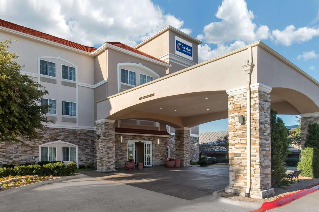 Image: Comfort Inn & Suites Cedar Hill Duncanville