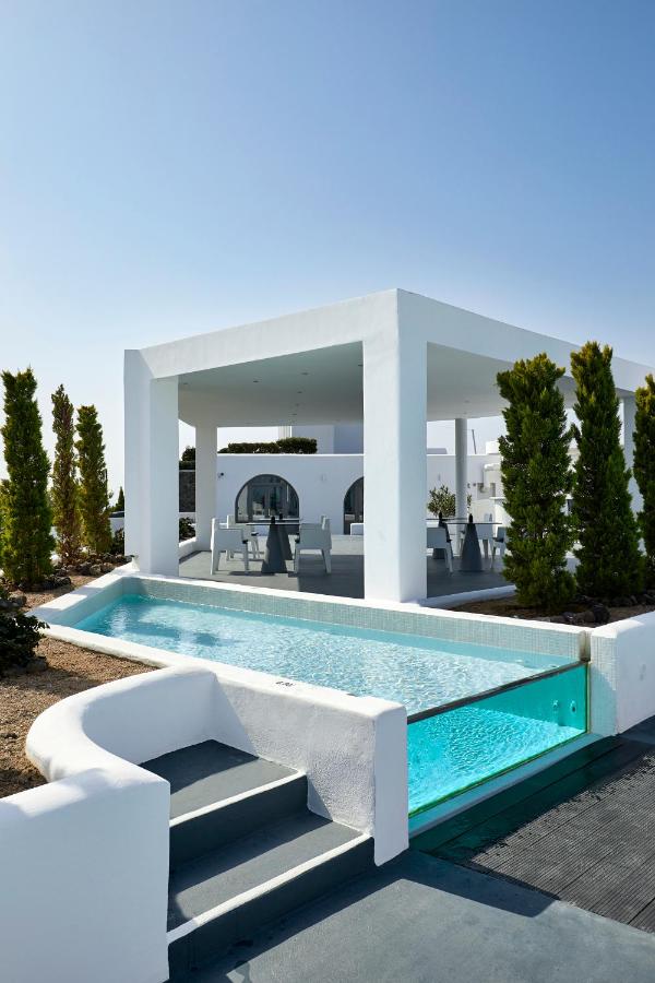 Heated swimming pool: Santorini Princess Presidential Suites