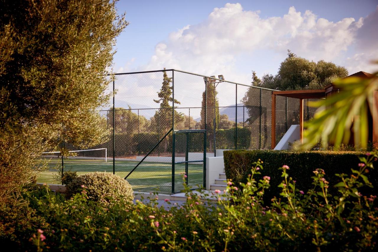 Tennis court: Village Heights Resort