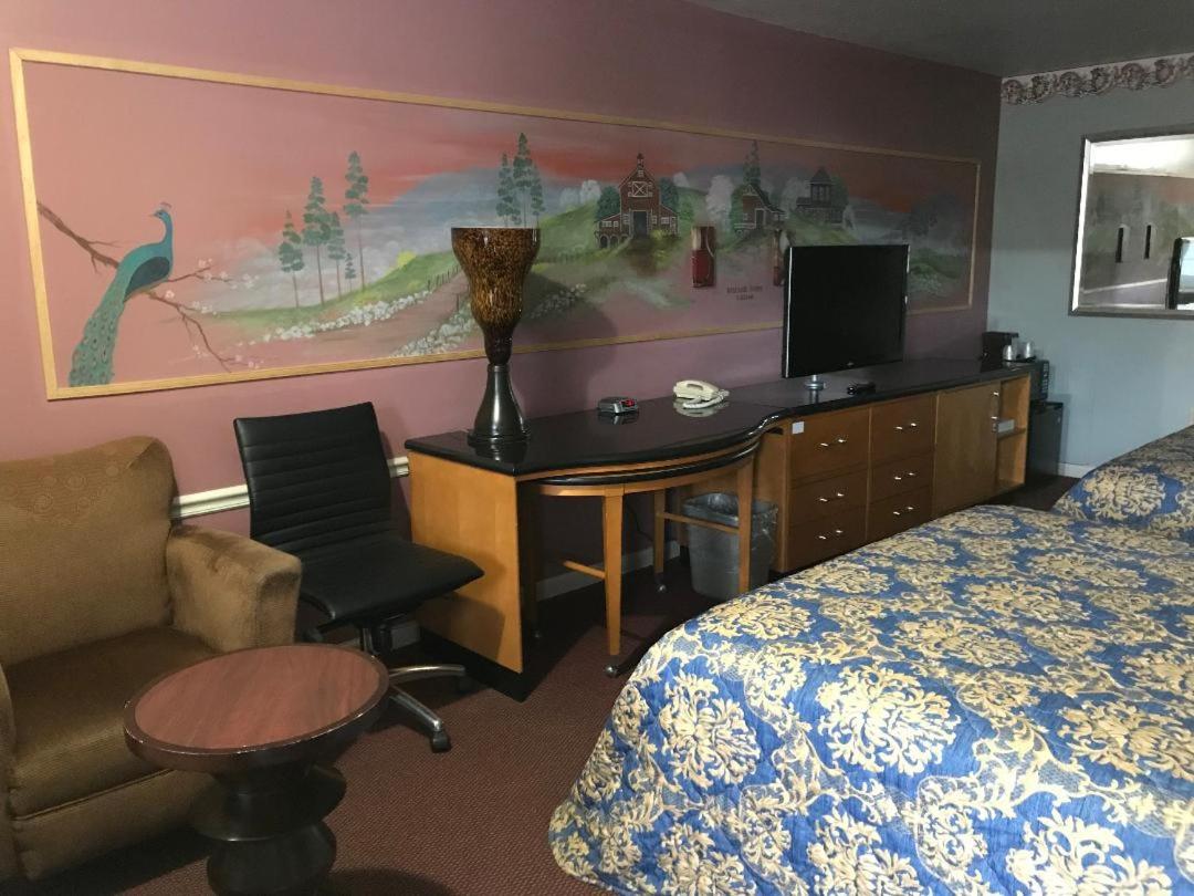 Village Inn — photo 15
