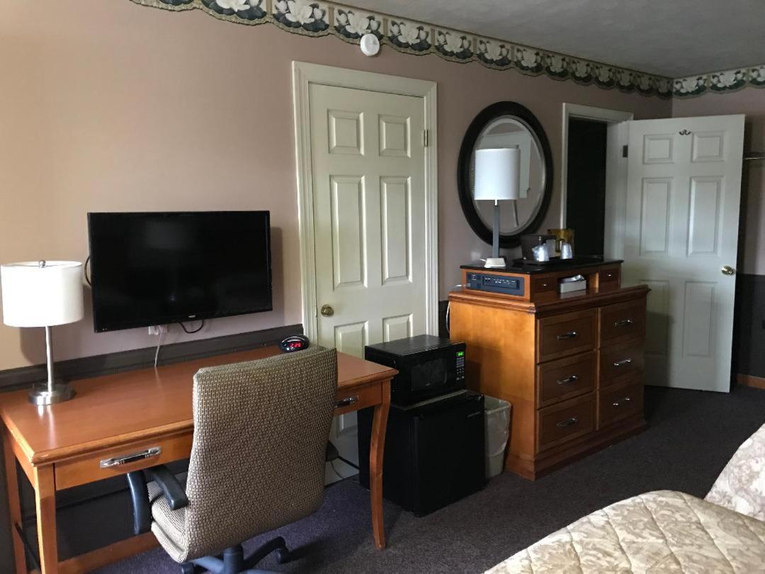Village Inn — photo 16