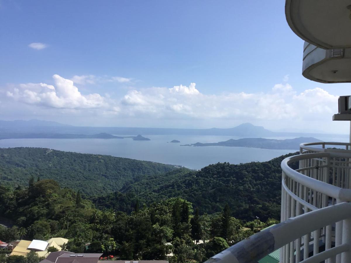 Condo with Free Swimming Pool & Viewing Deck