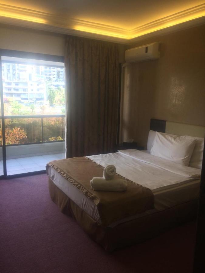 Queens Land Hotel photo