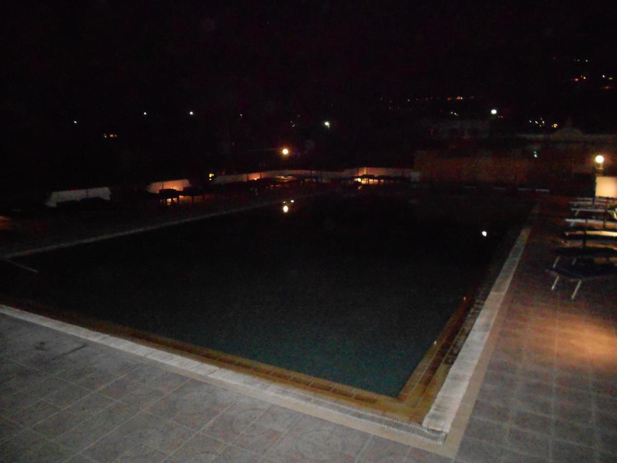 Heated swimming pool: Hotel Al Bosco