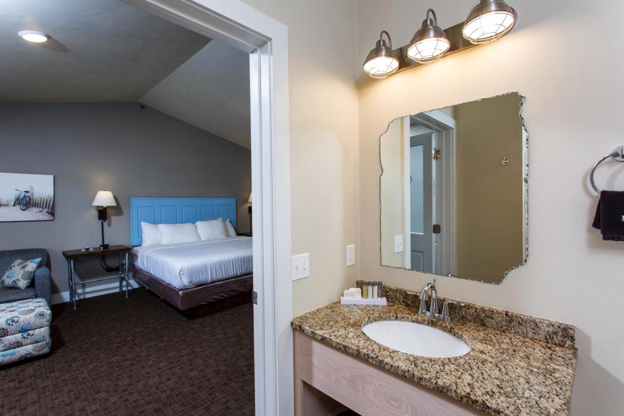 Julie's Park Cafe & Motel — photo 15