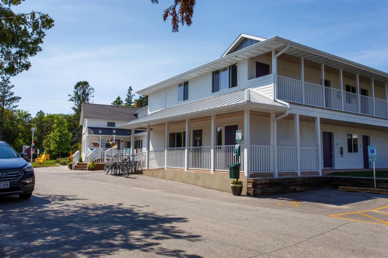 Julie's Park Cafe & Motel — photo 24