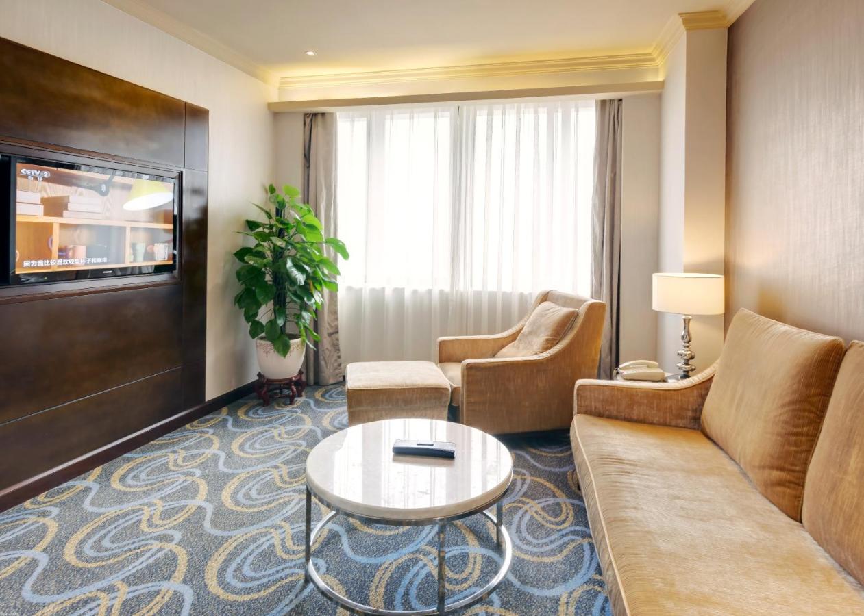 Ocean Hotel Guangzhou-TaoJin Metro Station photo