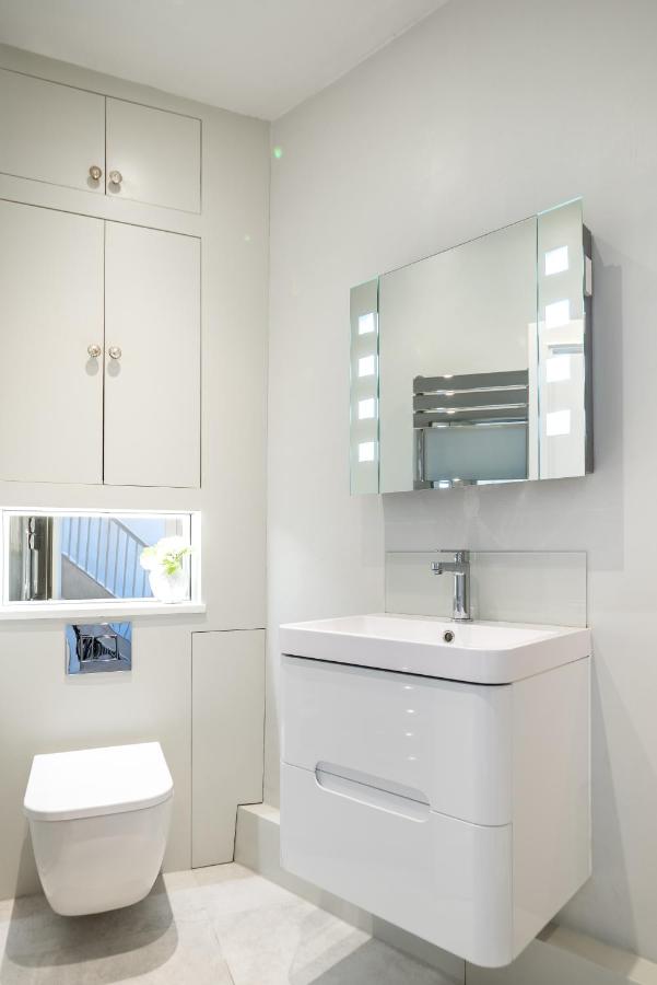 The Apartment, Bath - 5