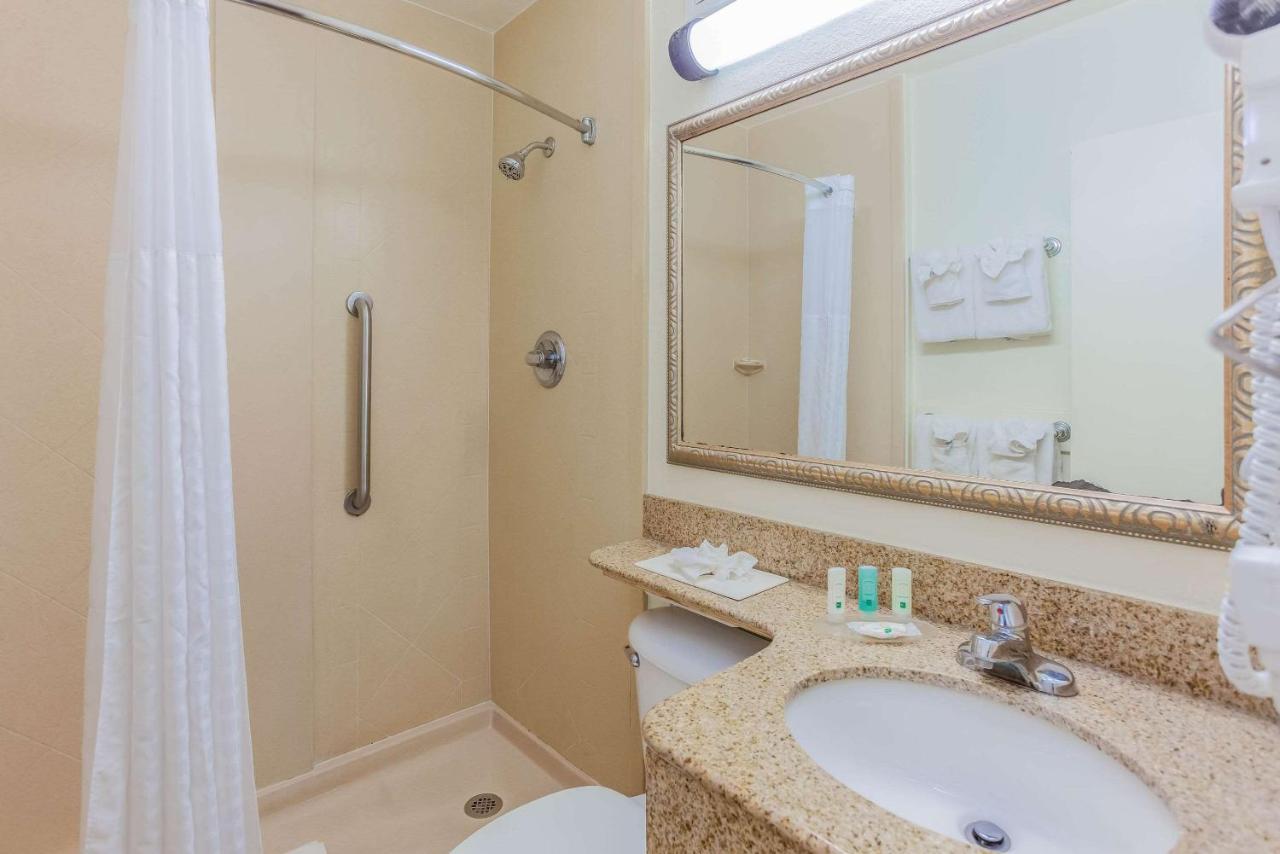 Beachside Hotel & Suites Cocoa Beach - Port Canaveral — photo 13