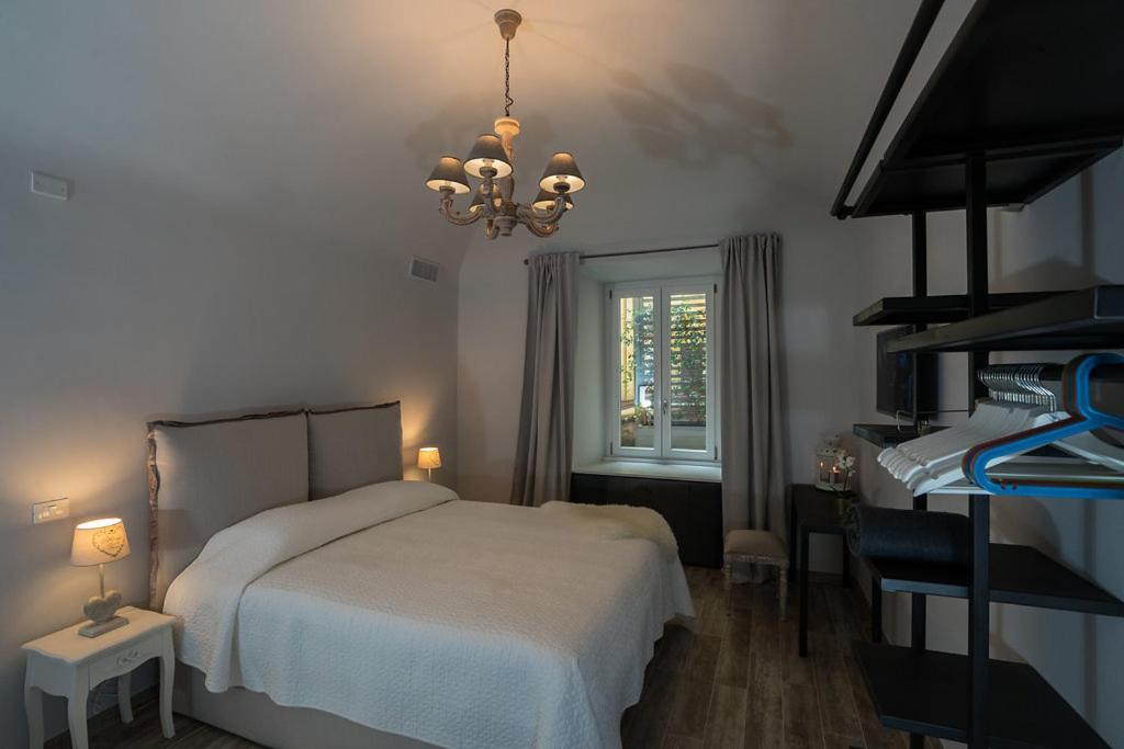 Laura Family Apartments - 2