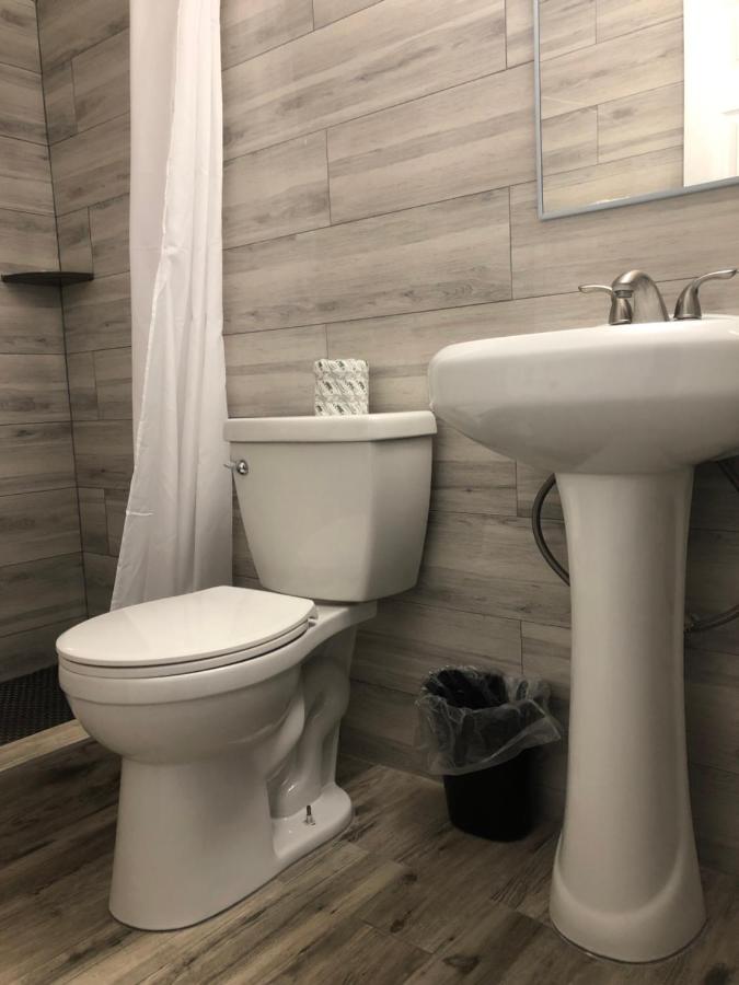 Bay Breeze Inn — photo 8
