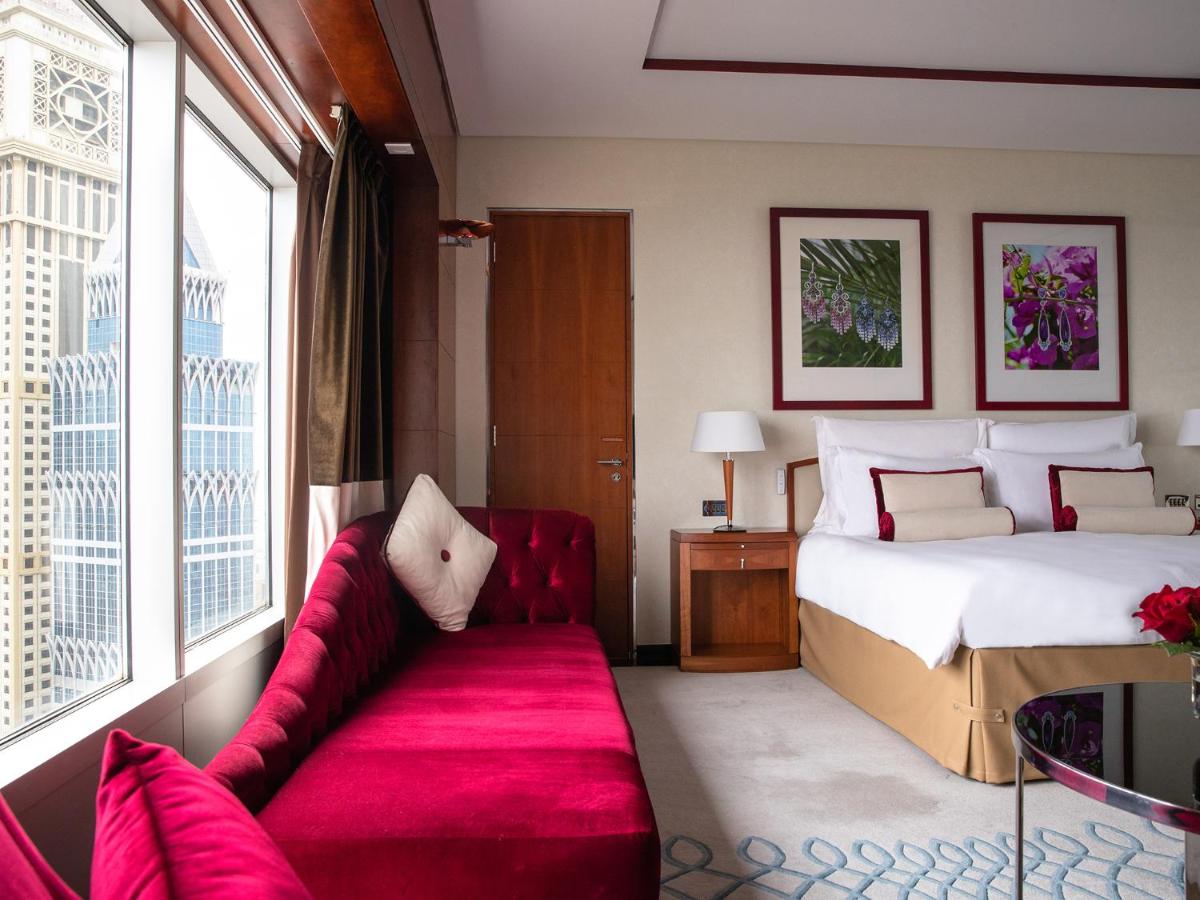 Jumeirah Emirates Towers photo