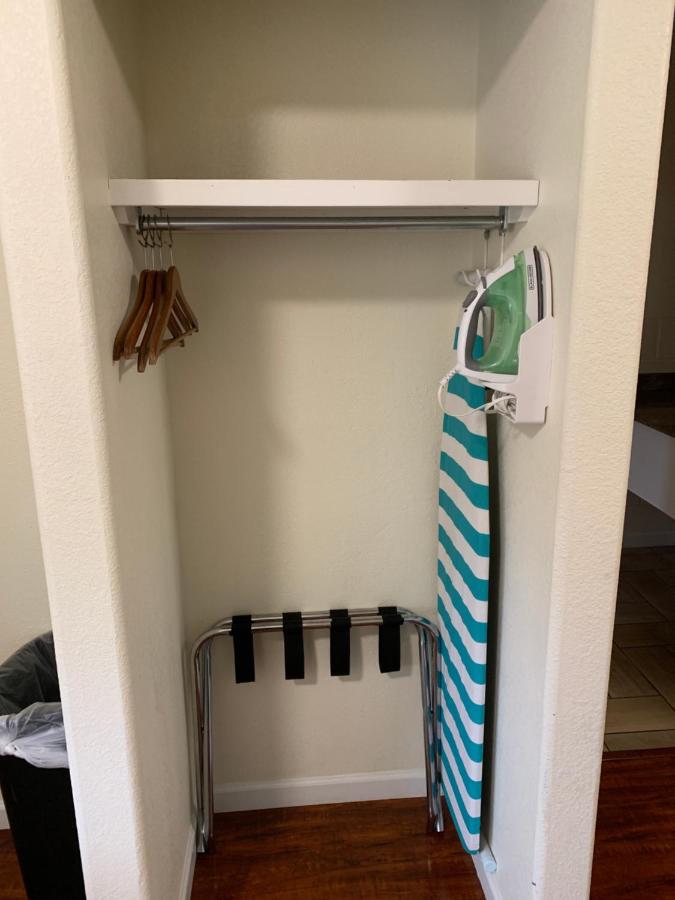 Townhouse Inn & Suites — photo 15