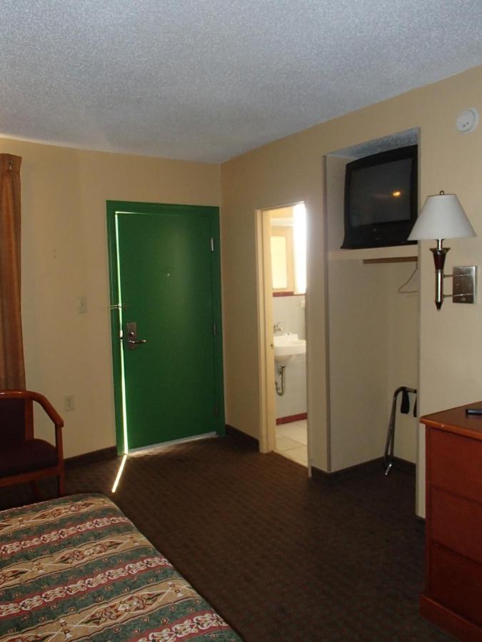 Royal Inn Of New Orleans — photo 7