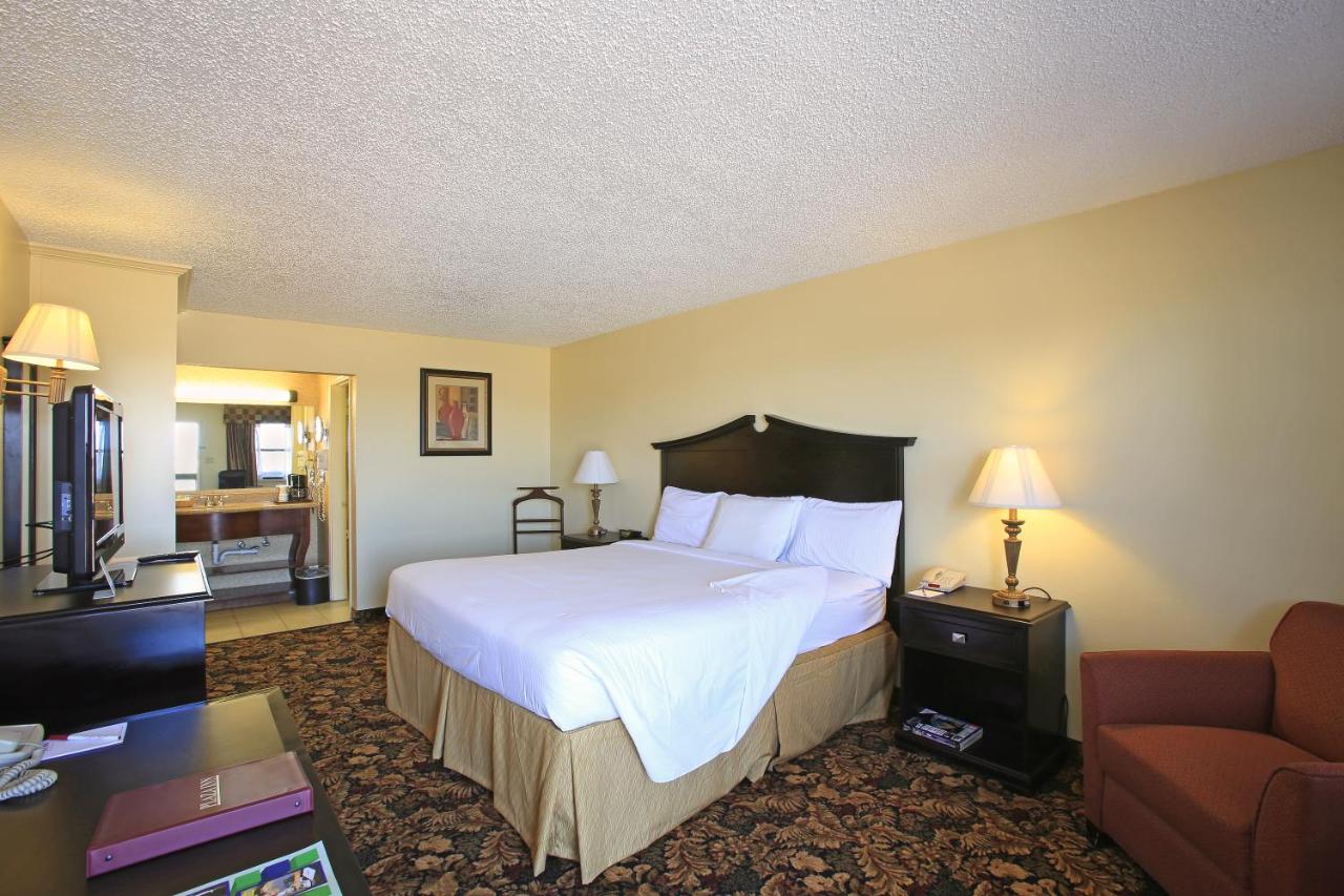 Midland Plaza Hotel — photo 12