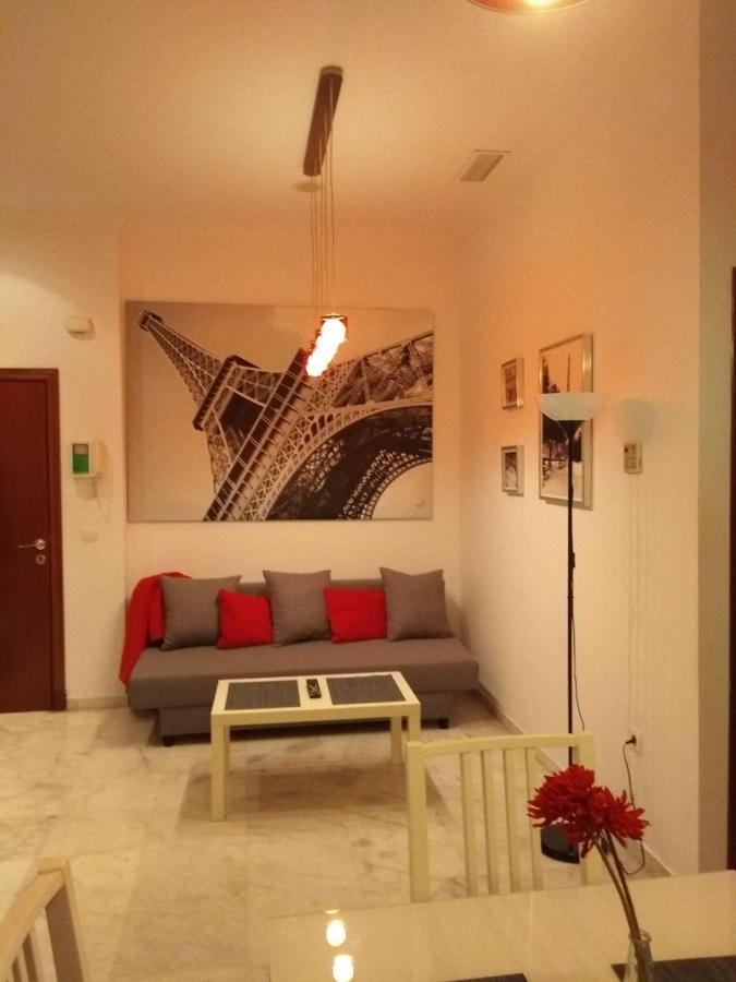 Apartamentos RG Triana, calle Castilla con PATIO, Sevilla ...