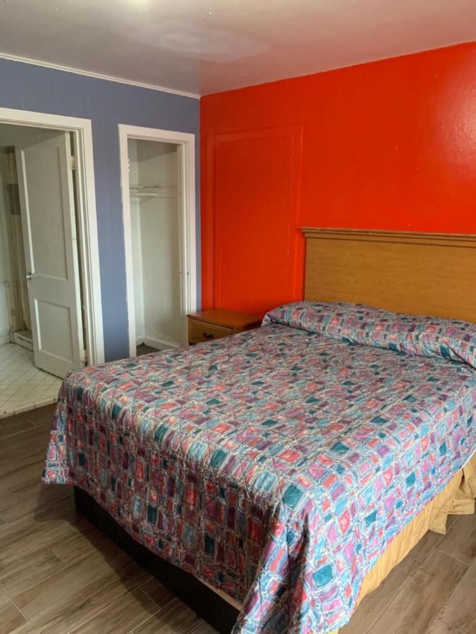 Economy Inn — photo 14