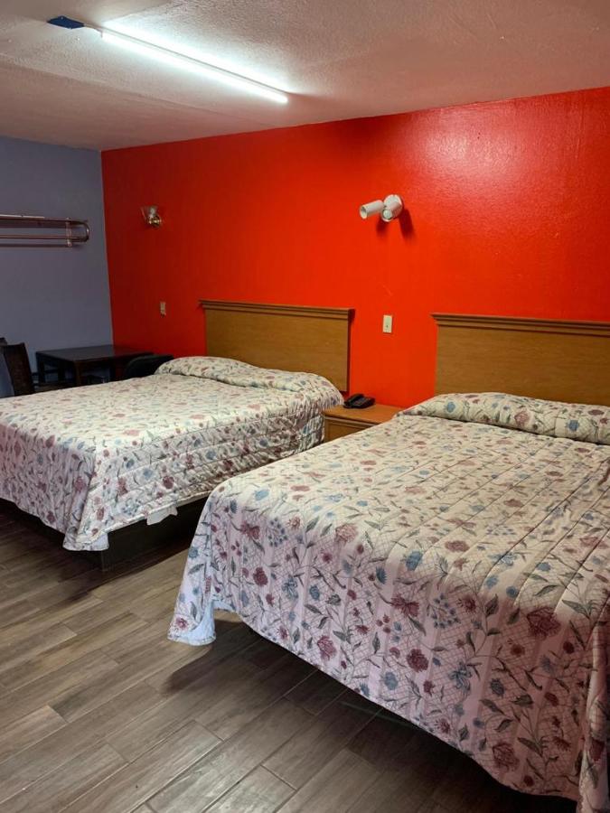 Economy Inn — photo 12