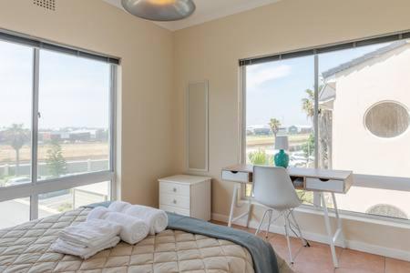 325 Leisure Bay Cape Town - 2