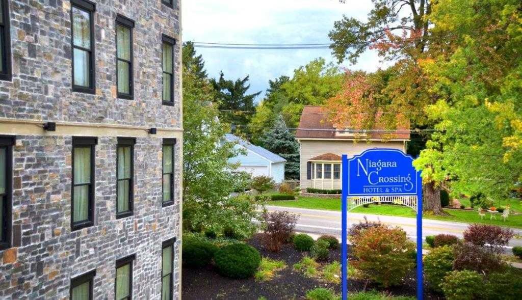 Niagara Crossing Hotel and Spa — photo 13