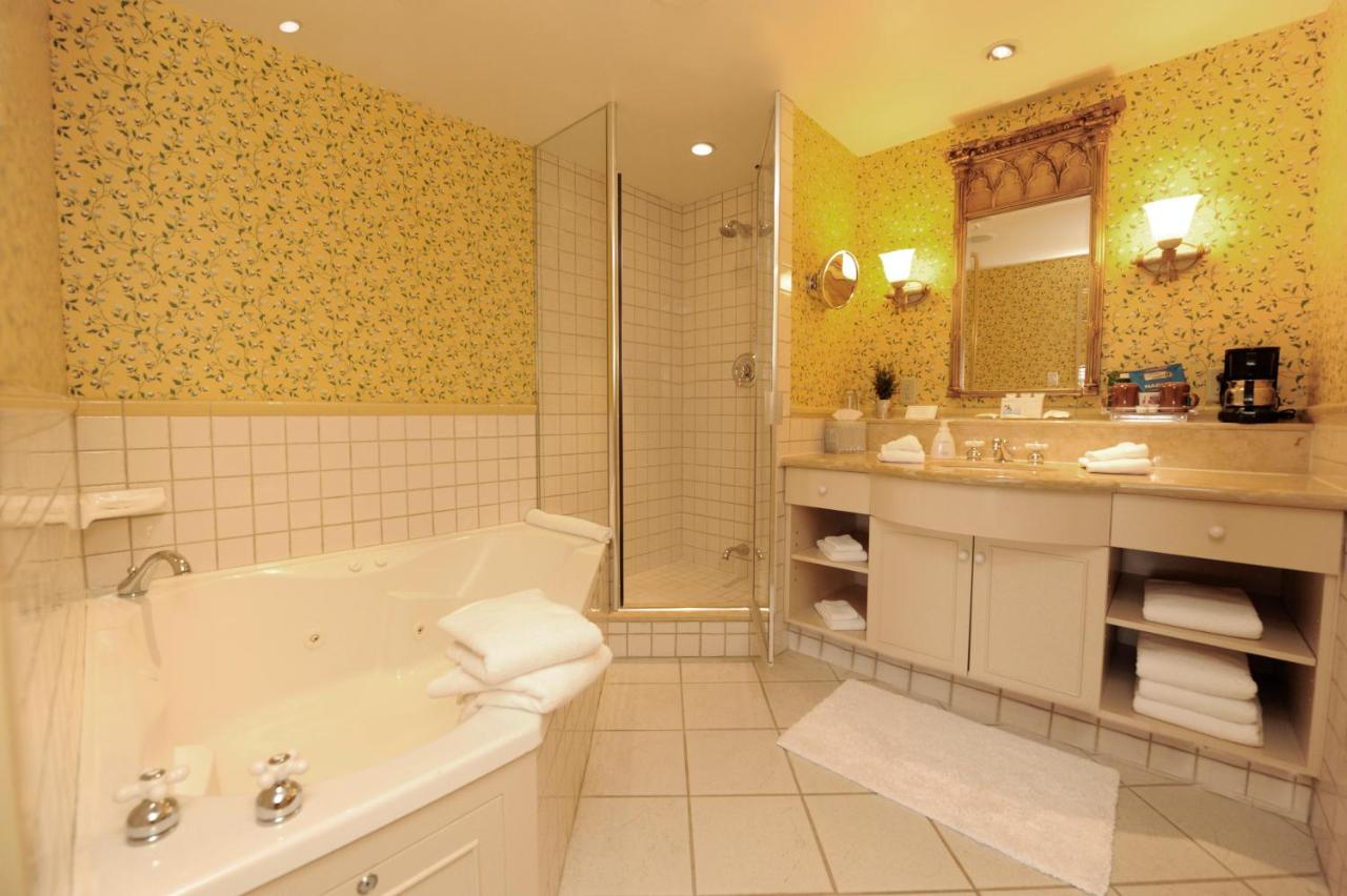 Old Mill Toronto Hotel photo