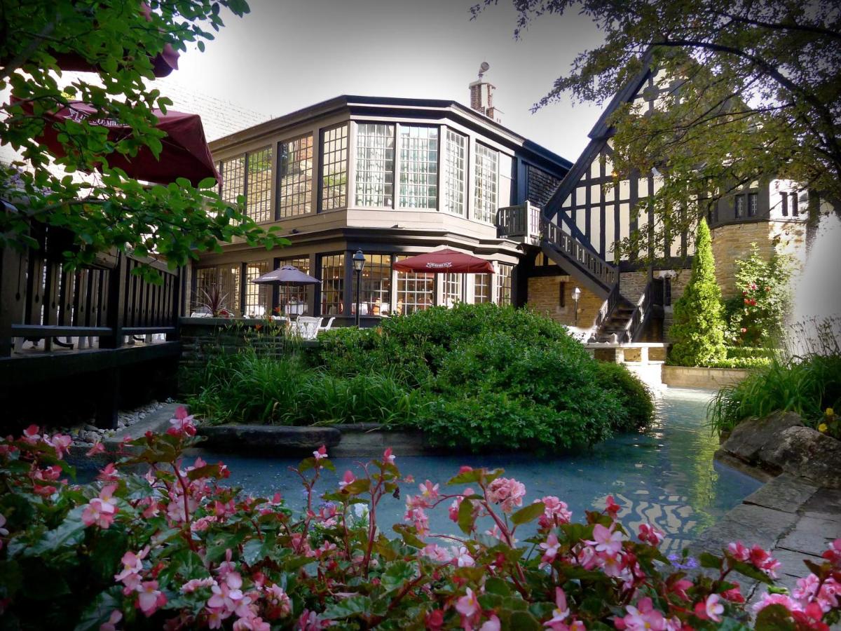 Old Mill Toronto Hotel photo