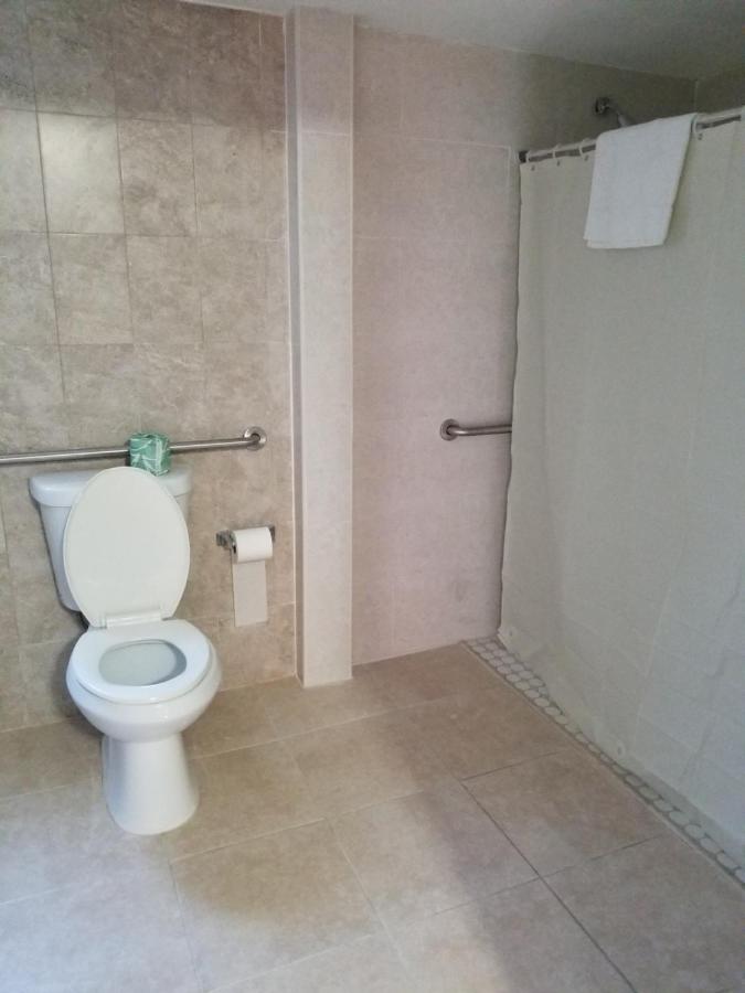 Budget Inn — photo 3