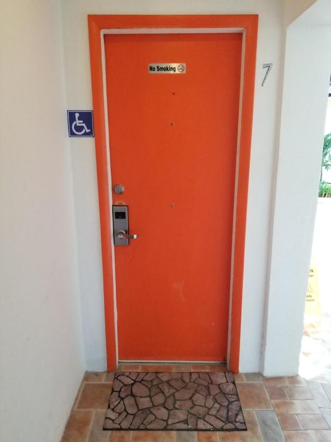 Budget Inn — photo 20
