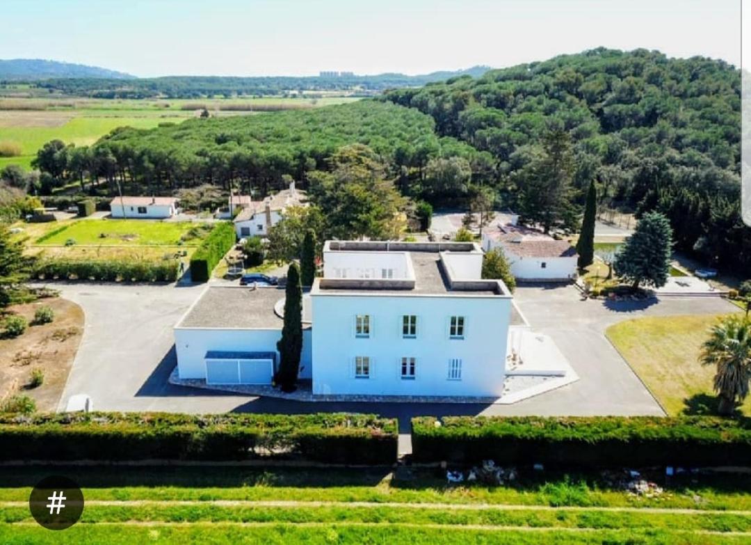 Bed and Breakfast Gallo Colorao - Only Adults, Montrás, Spain ...