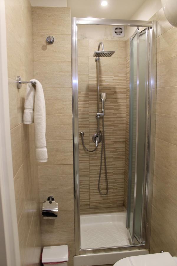 Da Polly a Piazza Amedeo - 3