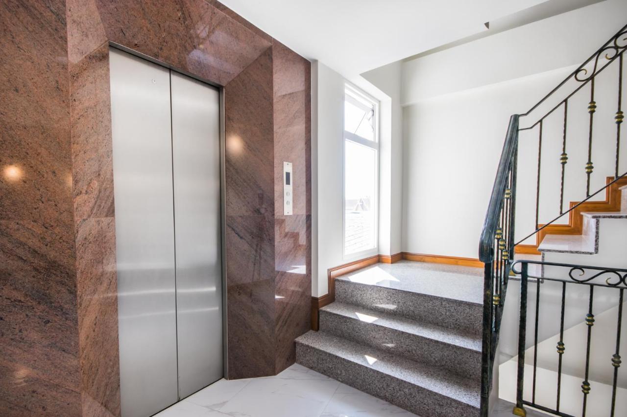 Royale 8 Ville Guest House - 5