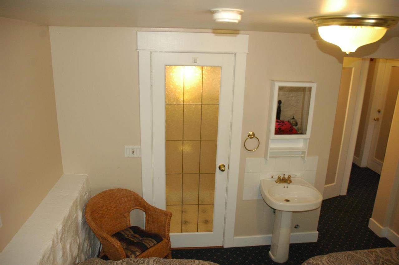 Windsor Guest House photo