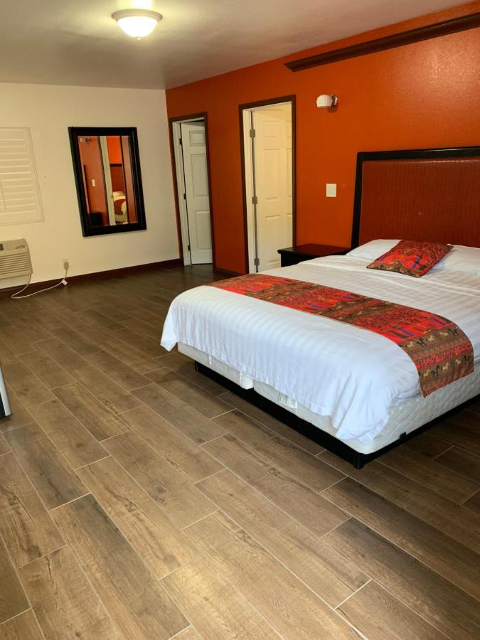 Imperial Suites — photo 15