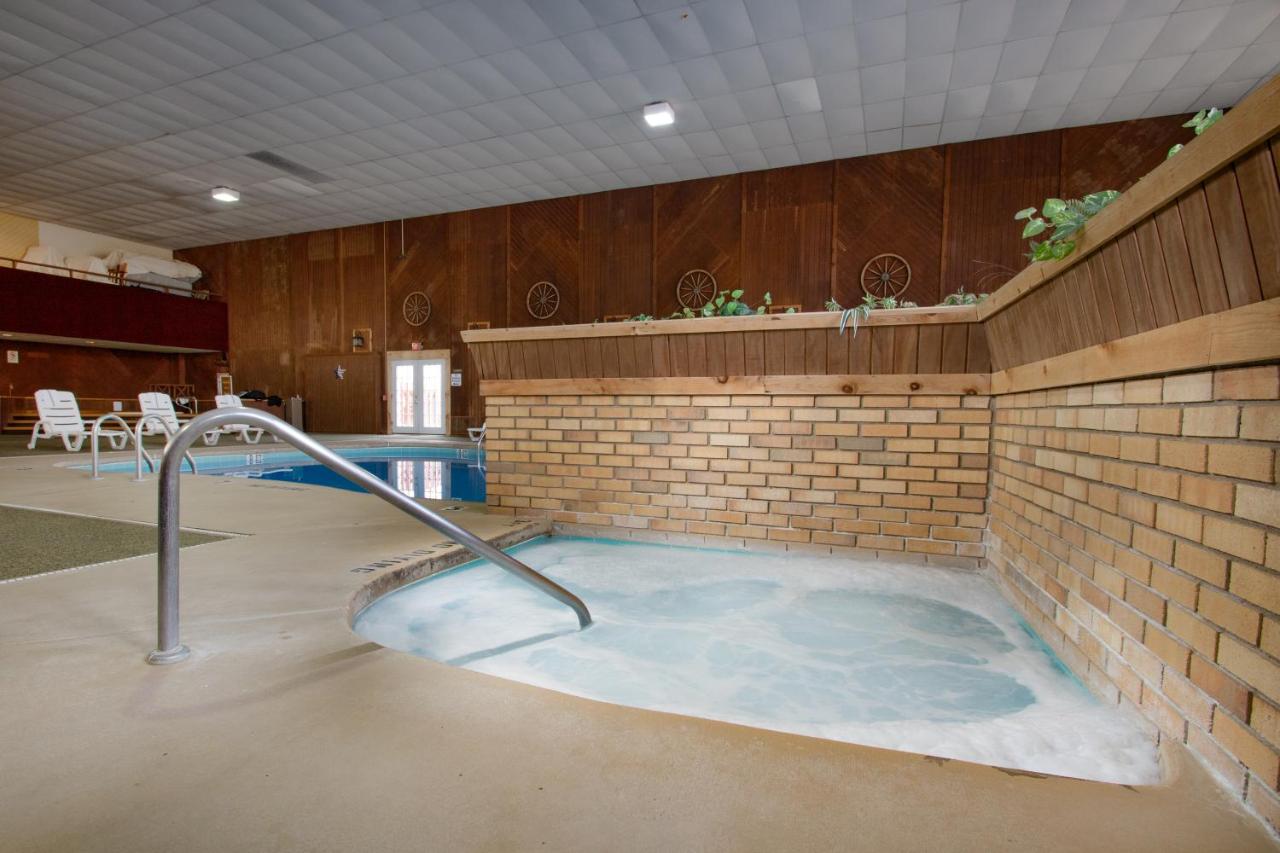 Carriage House Country Club — photo 8