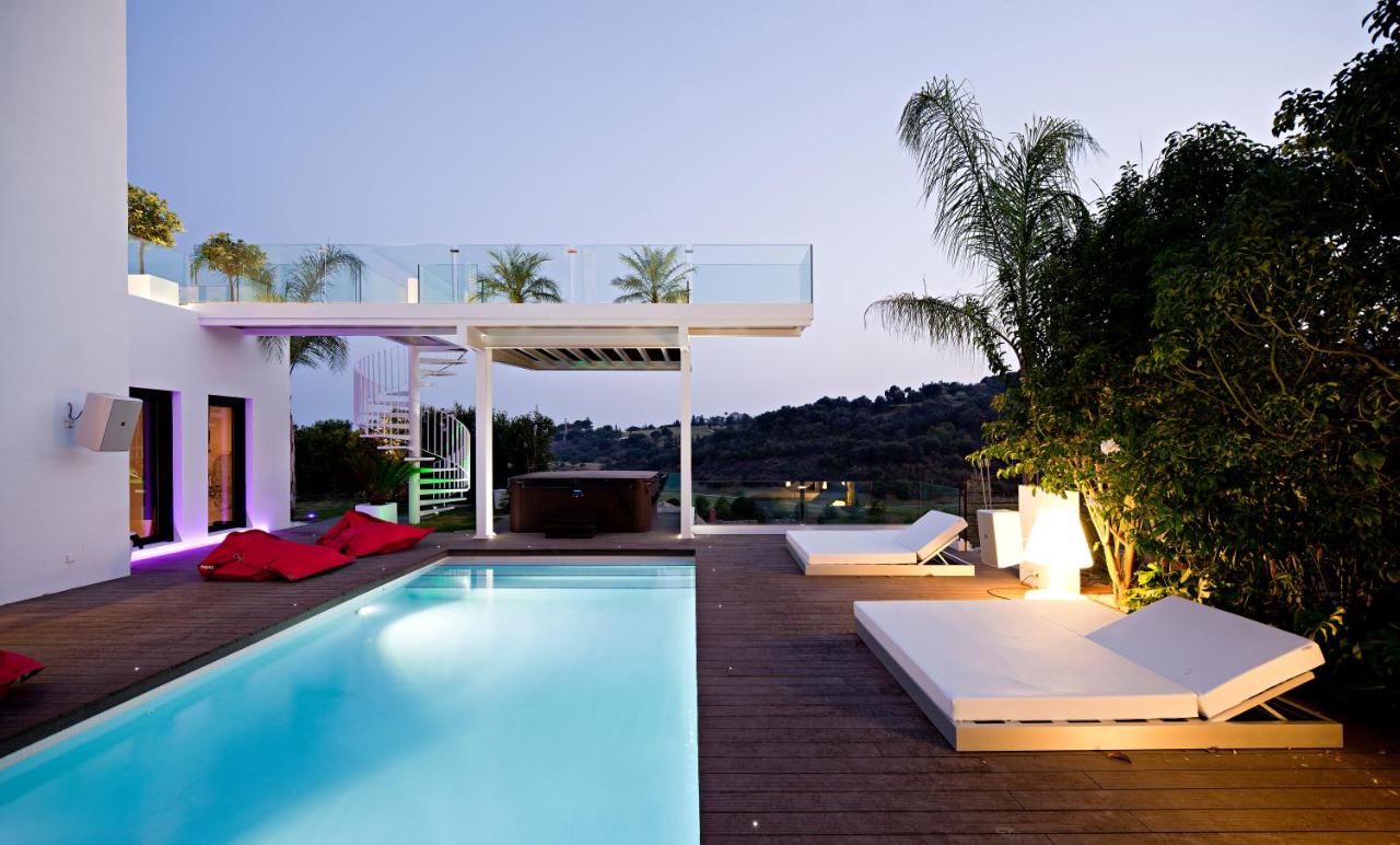 Extreme Luxury -Coolest contemporary villa!, Estepona ...