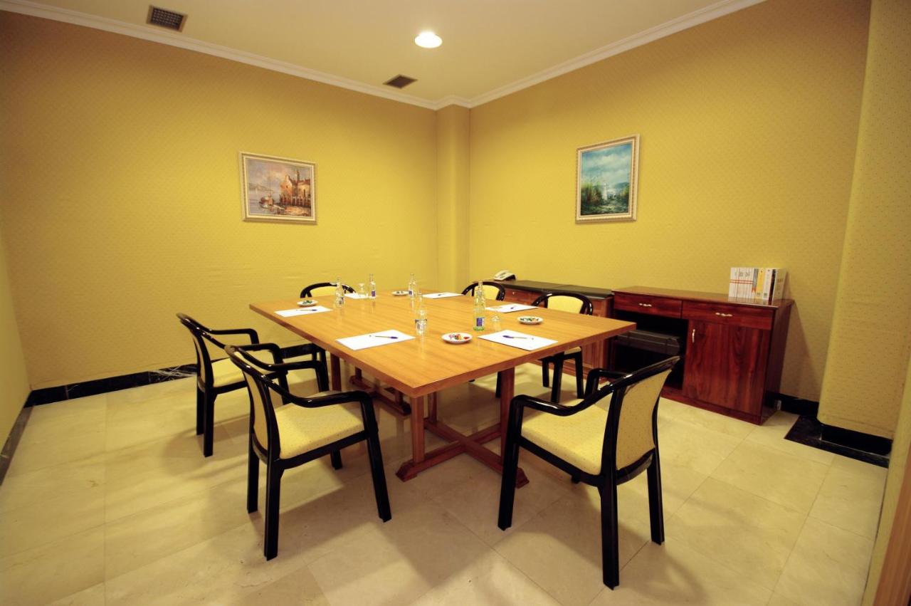 Hotel Auditorio Santiago & Spa - 3