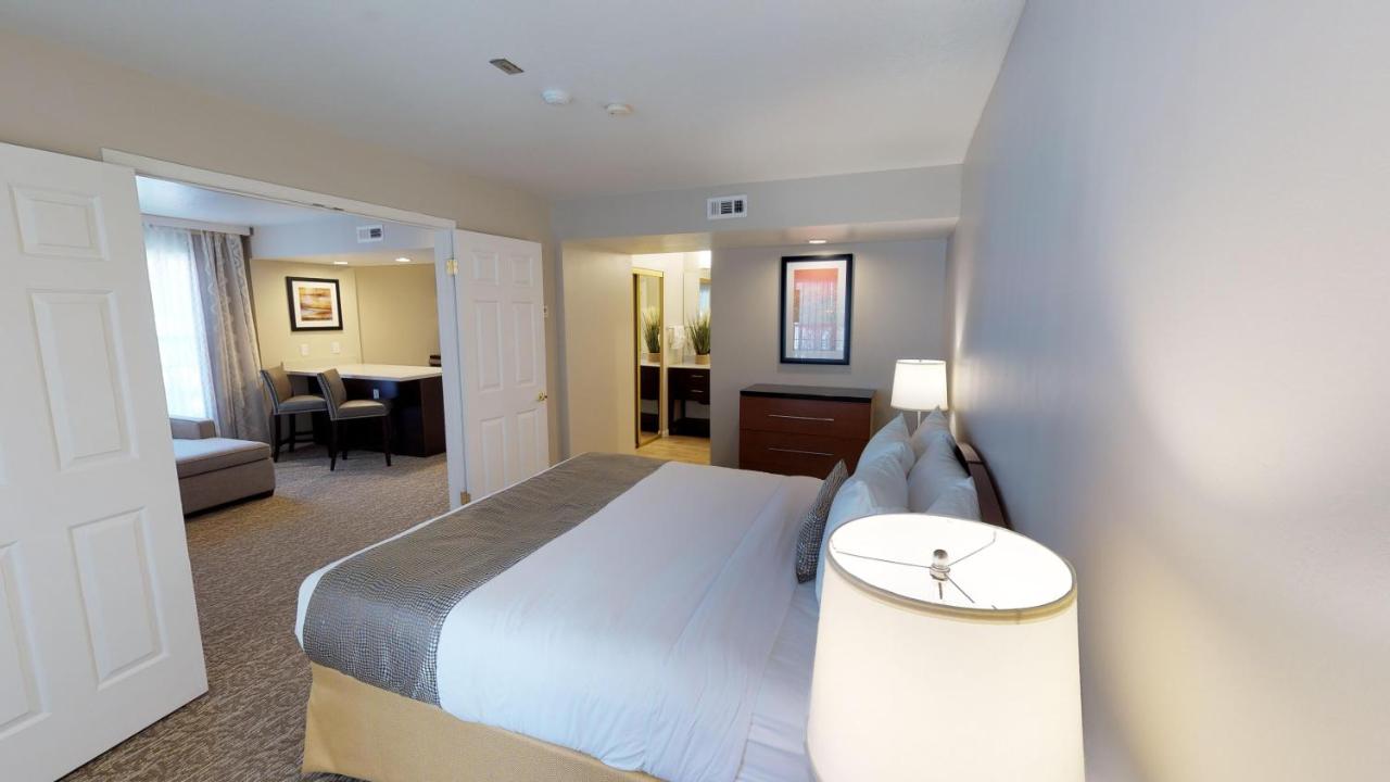 Chase Suite Hotel Newark Fremont — photo 16